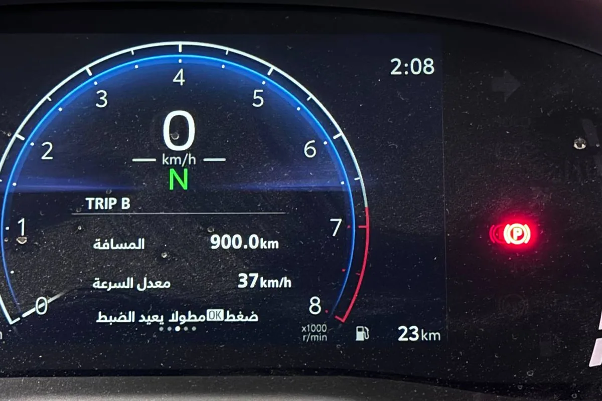 هايبرد 2025 على ممشى 1900 كيلو: 900 كيلو بتانكي واحد بمعدل سرعة 37 كم/س، وباقي 23 كيلو في العداد.