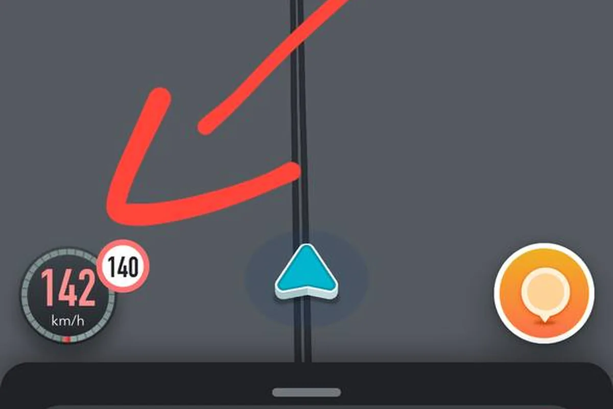 مثبت على 149 بعداد كامري، وتطبيق Waze يقرأ 142 في طريق سرعته 140: فرق 7 كيلو.