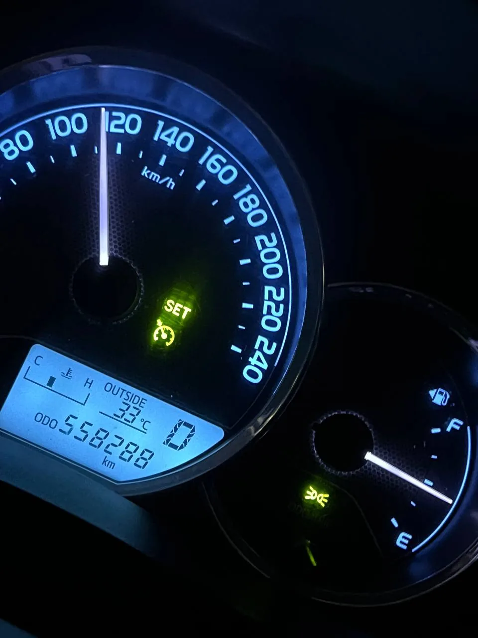 عداد كورولا يعرض ممشى 558288 كيلو